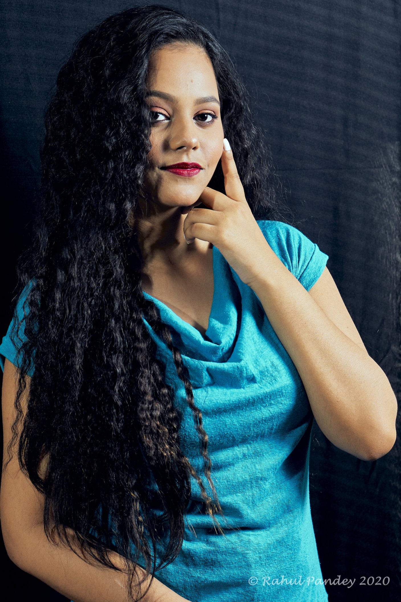 Thoughts in black and blue, using two speedlights.