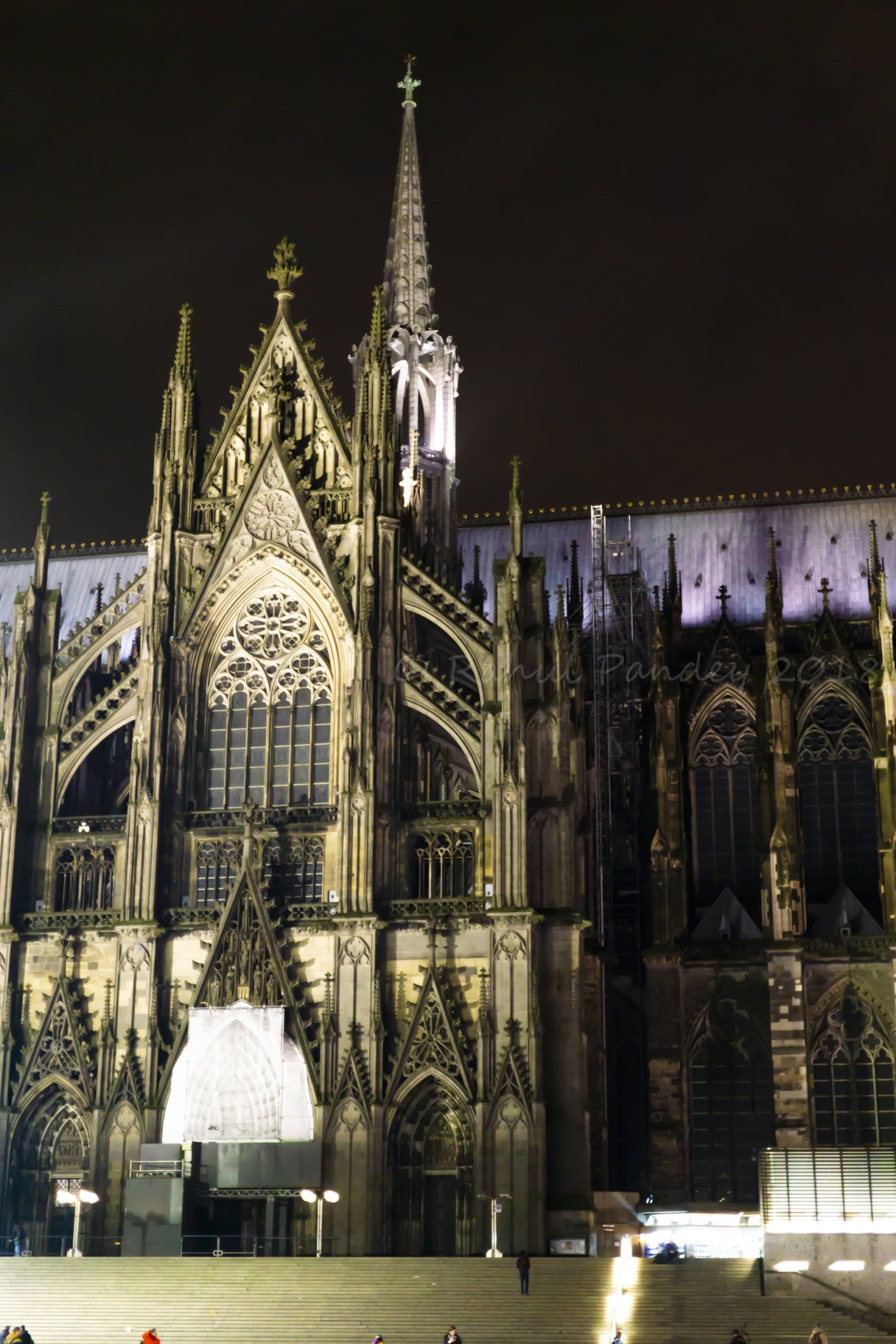 Kölner Dom Bahnhof Seite